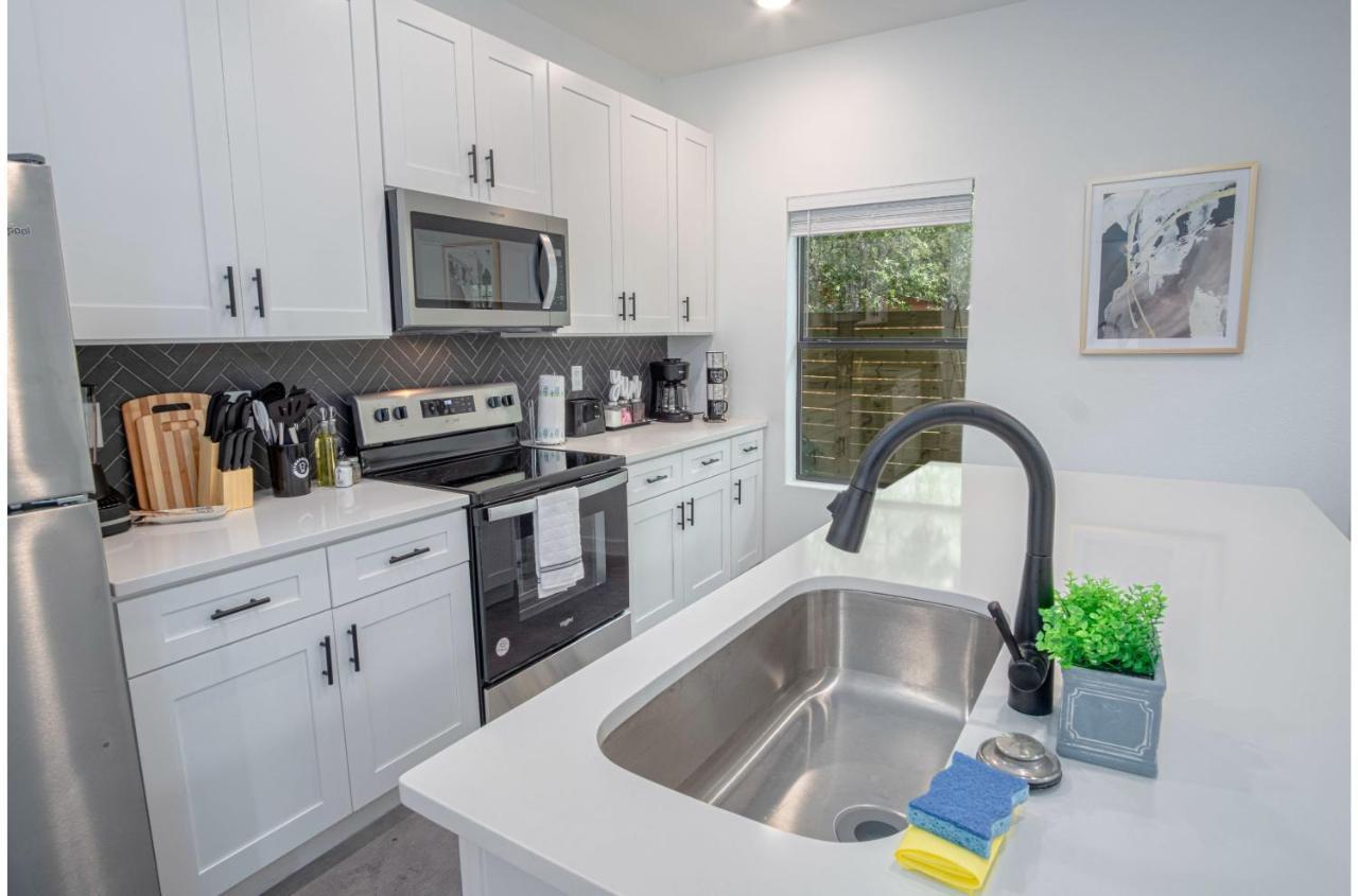 Gorgeous 3 Bedroom 2 Ba Near Amazing Downtown